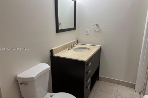 House in Margate, Florida 2 bedrooms, 137.68 sq.m. № 2068723 - photo 14