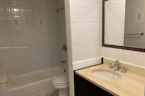 House in Margate, Florida 2 bedrooms, 137.68 sq.m. № 2068723 - photo 8