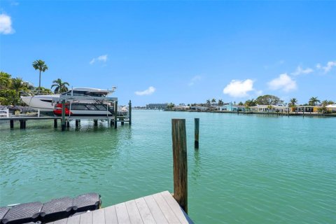 Villa ou maison à vendre à Treasure Island, Floride: 4 chambres, 251.86 m2 № 2108330 - photo 14