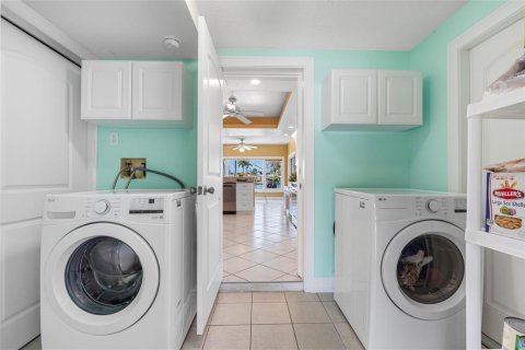 Villa ou maison à vendre à Treasure Island, Floride: 4 chambres, 251.86 m2 № 2108330 - photo 29