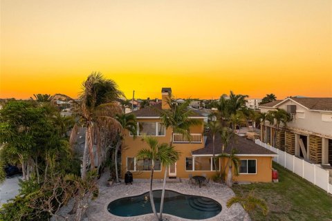 Villa ou maison à vendre à Treasure Island, Floride: 4 chambres, 251.86 m2 № 2108330 - photo 9