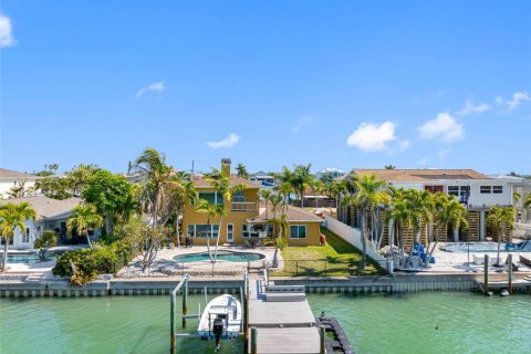 Villa ou maison à vendre à Treasure Island, Floride: 4 chambres, 251.86 m2 № 2108330 - photo 6