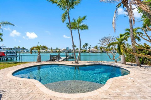 Villa ou maison à vendre à Treasure Island, Floride: 4 chambres, 251.86 m2 № 2108330 - photo 11