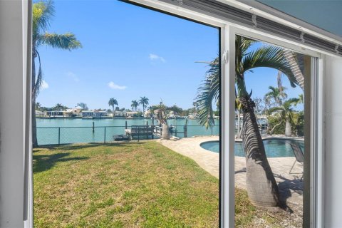 Villa ou maison à vendre à Treasure Island, Floride: 4 chambres, 251.86 m2 № 2108330 - photo 21