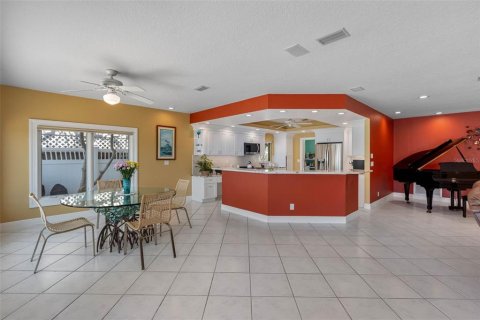 Villa ou maison à vendre à Treasure Island, Floride: 4 chambres, 251.86 m2 № 2108330 - photo 23