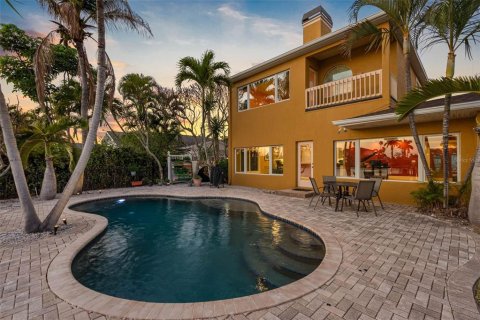 Villa ou maison à vendre à Treasure Island, Floride: 4 chambres, 251.86 m2 № 2108330 - photo 2