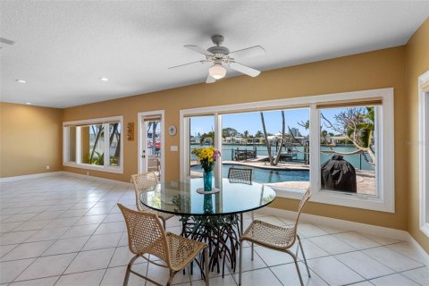 Villa ou maison à vendre à Treasure Island, Floride: 4 chambres, 251.86 m2 № 2108330 - photo 22
