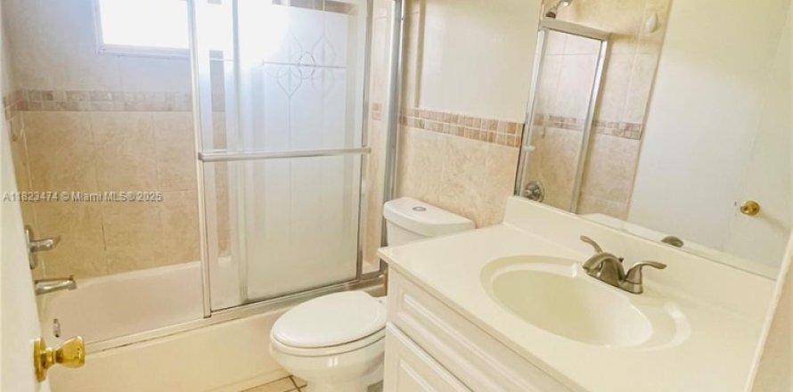 Condo in Hallandale Beach, Florida, 1 bedroom  № 1788728