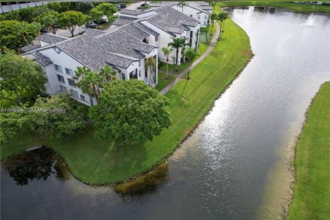 Copropriété à vendre à Doral, Floride: 3 chambres, 109.35 m2 № 2002887 - photo 25