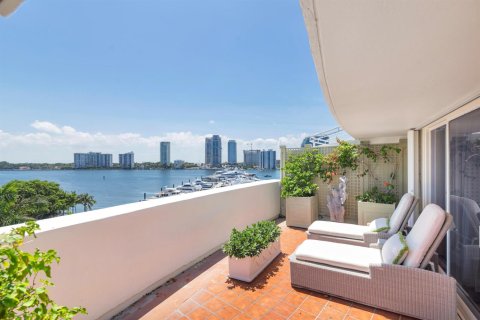 Condominio en venta en Palm Beach, Florida, 3 dormitorios, 226.96 m2 № 2190956 - foto 30