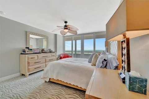 Condo in Redington Shores, Florida, 2 bedrooms  № 1817419 - photo 28