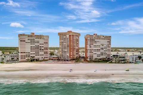 Condo in Redington Shores, Florida, 2 bedrooms  № 1817419 - photo 3