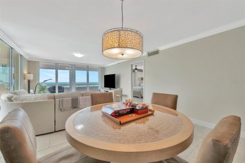 Condo in Redington Shores, Florida, 2 bedrooms  № 1817419 - photo 15