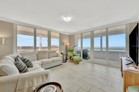 Condo in Redington Shores, Florida, 2 bedrooms  № 1817419 - photo 4