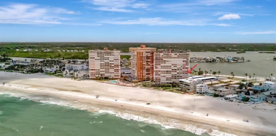 Condo in Redington Shores, Florida, 2 bedrooms  № 1817419