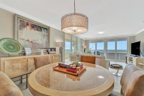 Condo in Redington Shores, Florida, 2 bedrooms  № 1817419 - photo 16