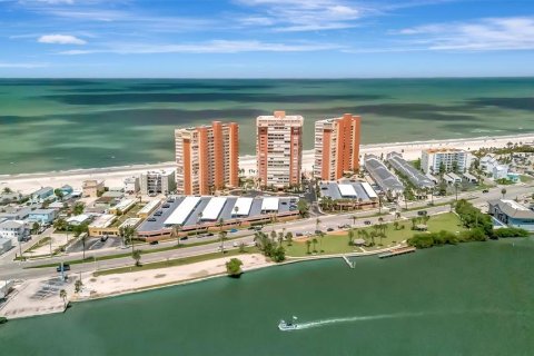 Condo in Redington Shores, Florida, 2 bedrooms  № 1817419 - photo 2