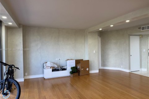 Снять в аренду кондоминиум в Авентура, Флорида 2 спальни, 126.44м2, № 2004439 - фото 7