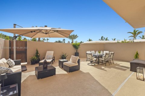 Condominio en venta en Key Biscayne, Florida, 1 dormitorio, 102.47 m2 № 1993890 - foto 1