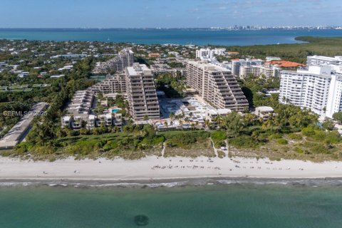 Condominio en venta en Key Biscayne, Florida, 1 dormitorio, 102.47 m2 № 1993890 - foto 28