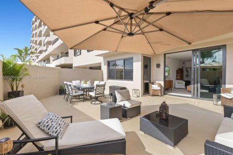 Condominio en venta en Key Biscayne, Florida, 1 dormitorio, 102.47 m2 № 1993890 - foto 2