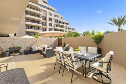 Condominio en venta en Key Biscayne, Florida, 1 dormitorio, 102.47 m2 № 1993890 - foto 3