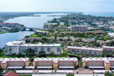 Copropriété à vendre à Sarasota, Floride: 2 chambres, 86.31 m2 № 2329750 - photo 25