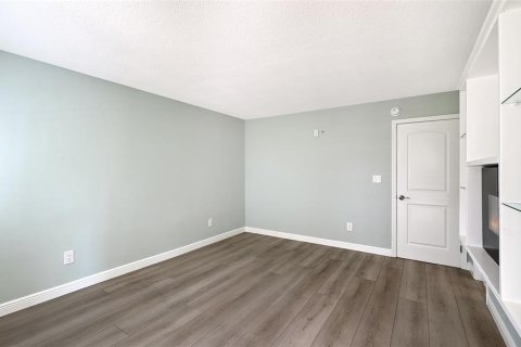 Copropriété à vendre à Sarasota, Floride: 2 chambres, 86.31 m2 № 2329750 - photo 19