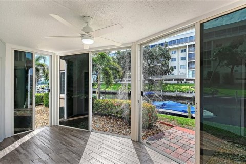 Copropriété à vendre à Sarasota, Floride: 2 chambres, 86.31 m2 № 2329750 - photo 21