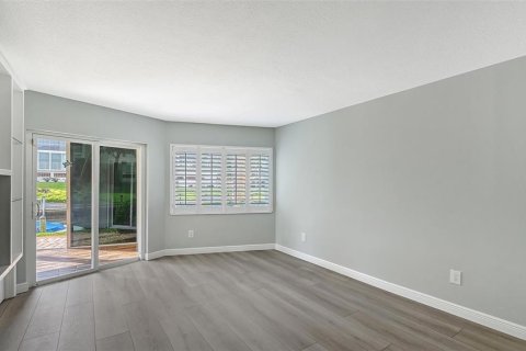 Copropriété à vendre à Sarasota, Floride: 2 chambres, 86.31 m2 № 2329750 - photo 17