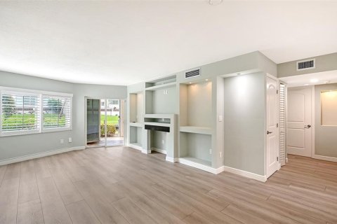 Copropriété à vendre à Sarasota, Floride: 2 chambres, 86.31 m2 № 2329750 - photo 8