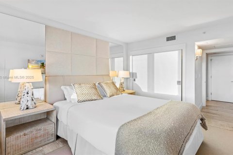 Condo in Miami Beach, Florida, 2 bedrooms  № 2022971 - photo 11