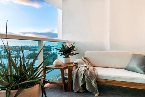 Condo in Miami Beach, Florida, 2 bedrooms  № 2022971 - photo 15