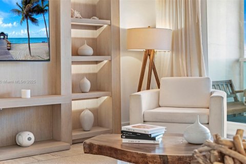 Condo in Miami Beach, Florida, 2 bedrooms  № 2022971 - photo 6