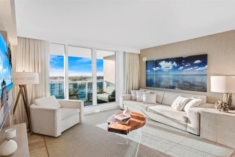 Condo in Miami Beach, Florida, 2 bedrooms  № 2022971