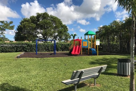 Condo in Homestead, Florida, 2 bedrooms  № 1993408 - photo 18