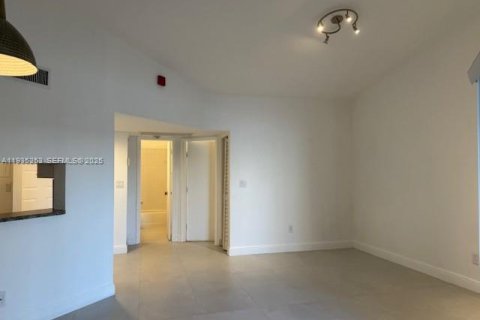 Condo in Homestead, Florida, 2 bedrooms  № 1993408 - photo 9