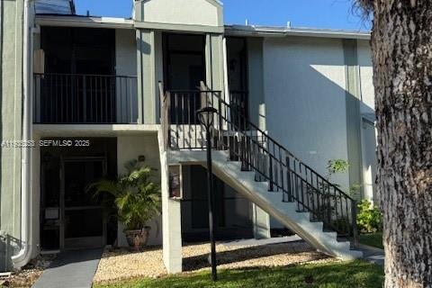 Condo in Homestead, Florida, 2 bedrooms  № 1993408