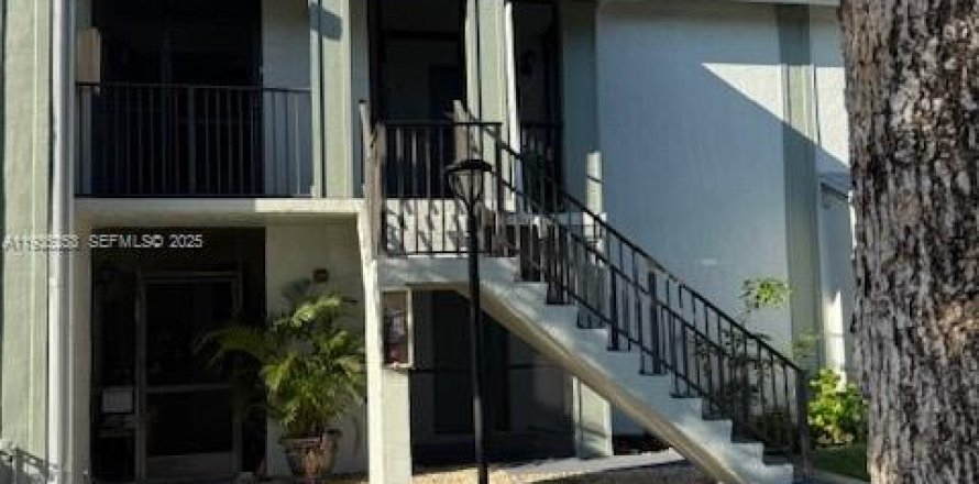 Condo in Homestead, Florida, 2 bedrooms  № 1993408