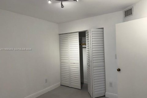 Condo in Homestead, Florida, 2 bedrooms  № 1993408 - photo 14