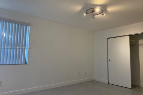 Condo in Homestead, Florida, 2 bedrooms  № 1993408 - photo 7