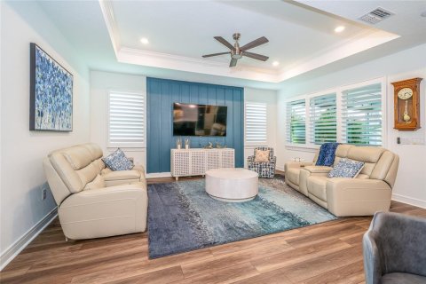 House in Land O' Lakes, Florida 3 bedrooms, 194.91 sq.m. № 1632185 - photo 2