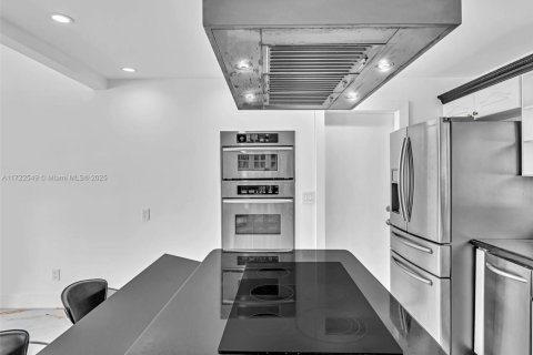 Villa ou maison à vendre à North Miami, Floride: 5 chambres, 363.06 m2 № 2034698 - photo 9