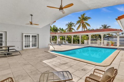 Villa ou maison à vendre à North Miami, Floride: 5 chambres, 363.06 m2 № 2034698 - photo 17