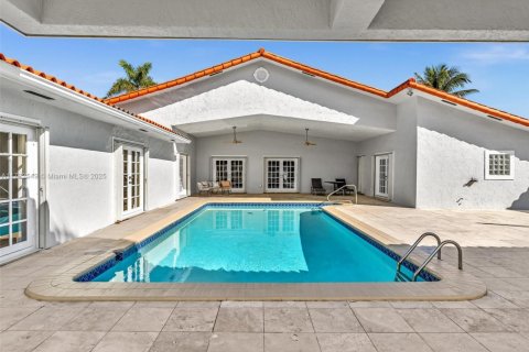 Villa ou maison à vendre à North Miami, Floride: 5 chambres, 363.06 m2 № 2034698 - photo 19