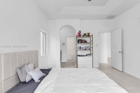 House in Cutler Bay, Florida 4 bedrooms, 141.12 sq.m. № 2028116 - photo 10