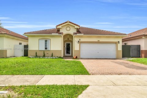 House in Cutler Bay, Florida 4 bedrooms, 141.12 sq.m. № 2028116