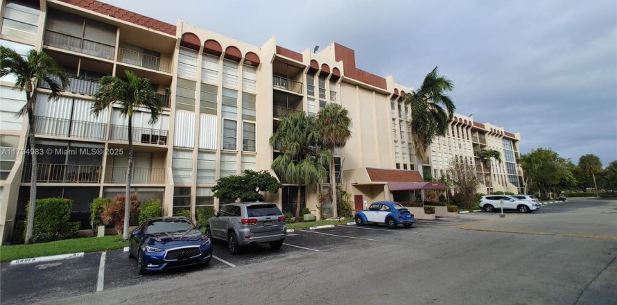Condominio en Hallandale Beach, Florida, 1 dormitorio № 1685928