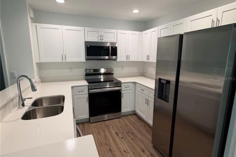 Townhouse in Bradenton, Florida 2 bedrooms, 102.19 sq.m. № 2156894 - photo 6