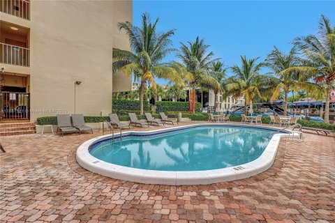 Condo in Fort Lauderdale, Florida, 2 bedrooms  № 1924873 - photo 12